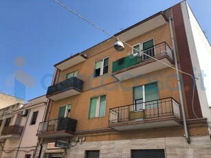Appartamento Trilocale in vendita in Via Asinio Pollione, Brindisi