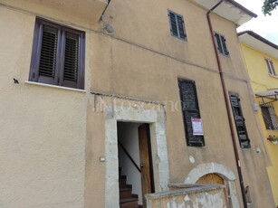 Casa a Leonessa in Via Villa Colapietro 16/18