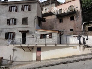 Casa a Rieti in Via Trento, 1
