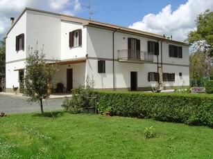 Casa in Pietra con Terreno e Piscina In Vendita a Roccastrada, Toscana