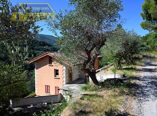 Casa Indipendente in vendita a Ascoli Piceno, Rosara
