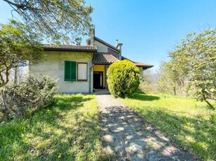 Casa Indipendente in Vendita ad Bolzano Novarese - 300000 Euro