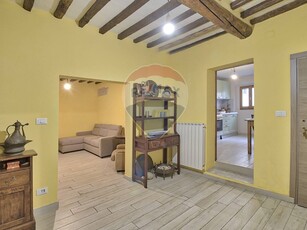 Casa Semi Indipendente in Vendita a Arezzo, zona Centro storico, 307'760€, 295 m²