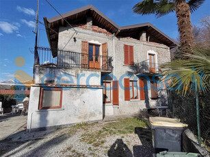 Casa singola da ristrutturare, in vendita in Via Per Possaccio 42/b, Verbania