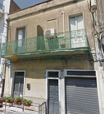 Casa singola da ristrutturare, in vendita in Via San Giuseppe, Misterbianco