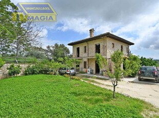 Casa singola in vendita a Castel di Lama