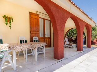 Casa vacanze 'Villa Franca' con terrazza privata, giardino in comune e Wi-Fi