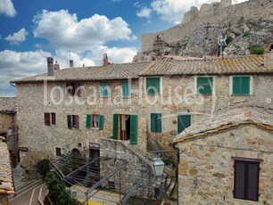 Delizioso Appartamento in Vendita nel Centro Storico di Castiglione d'Orcia