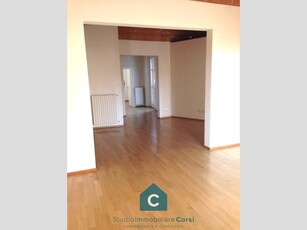 Quadrilocale in Vendita a Prato, 230'000€, 118 m²