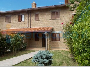 Villa a schiera in ottime condizioni in vendita a Fabrica Di Roma