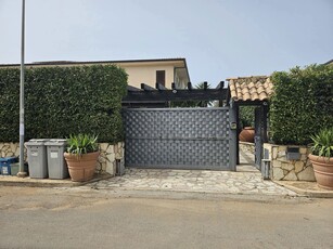 Villa in Via Del Levante, 27, Carini (PA)