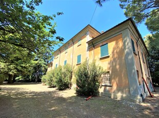 villa indipendente in vendita a Cesena
