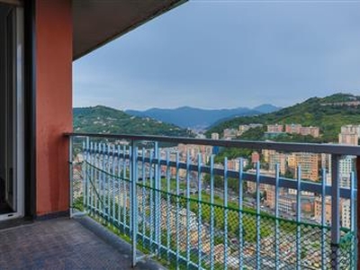 Appartamento - Quadrilocale a Staglieno, Genova