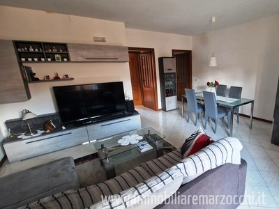 Appartamento con terrazzo a Siena