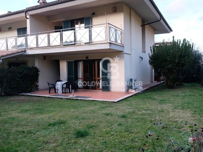 Villa con box doppio a Monterosi