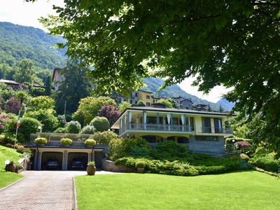 Villa in vendita a Valganna Varese