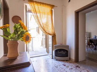 Appartamento da ristrutturare a Francavilla di Sicilia