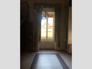Appartamento in Affitto a Catania, zona Centro, 1'000€, 160 m²