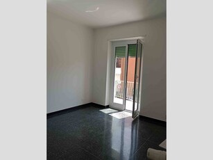 Appartamento in Affitto a Genova, zona Sampierdarena, 600€, 90 m²