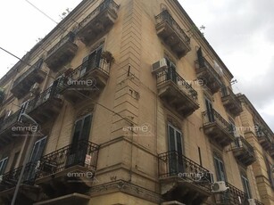 Appartamento in Affitto a Palermo, 1'100€, 102 m², arredato