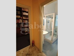 Appartamento in Vendita a Biella, 120'000€, 180 m²