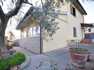 Appartamento in vendita a Campiglia Marittima