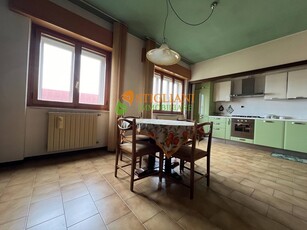 Appartamento in Vendita a Campobasso, zona Periferia, 140'000€, 208 m²