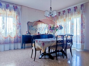 Appartamento in Vendita a Catania, zona Librino, 79'000€, 142 m²