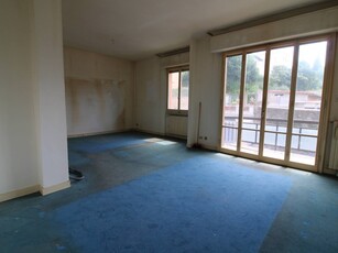 Appartamento in Vendita a Firenze, zona Le cure, 490'000€, 145 m²