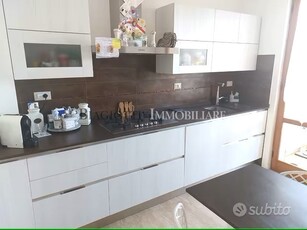 Appartamento in Vendita a Livorno, zona goito, 370'000€, 120 m²