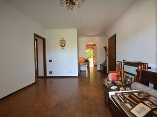 Appartamento in Vendita a Lucca, zona San Concordio Contrada, 230'000€, 115 m², con Box