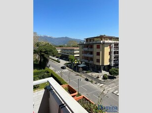 Appartamento in Vendita a Massa, zona Ronchi, 330'000€, 123 m², arredato