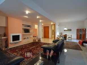 Appartamento in Vendita a Matera, zona Periferia Nord, 480'000€, 310 m²