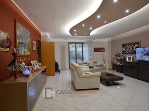 Appartamento in Vendita a Matera, zona Semicentro Nord, 230'000€, 157 m²