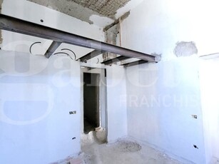 Appartamento in Vendita a Napoli, 335'000€, 160 m²