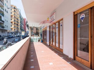 Appartamento in Vendita a Napoli, zona Chiaia, 940'000€, 220 m²