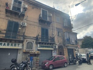 Appartamento in Vendita a Palermo, 79'000€, 123 m²