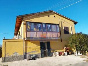 Appartamento in Vendita a Prato, 110'550€, 130 m²