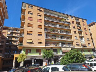Appartamento in Vendita a Roma Via Claudio Asello