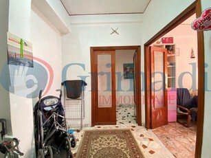 Bilocale in Vendita a Roma, 165'000€, 65 m²