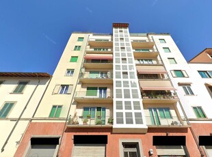 Bilocale in Via Reginaldo Giuliani in zona Rifredi, Careggi a Firenze