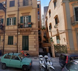 Bilocale ristrutturato in zona Autonomia Siciliana a Palermo