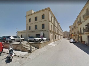 Bilocale ristrutturato in zona Ortigia a Siracusa