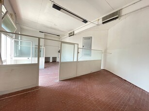 Box in Affitto a Genova, zona San Fruttuoso, 320€, 50 m²