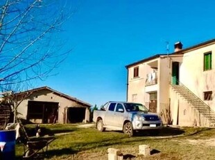 Casa 0 locali di 260 m² in Bellante