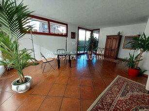 Casa Bi - Trifamiliare in Vendita a Pontedera Via Achille Grandi,