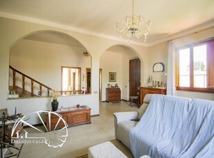 Casa Bi - Trifamiliare in Vendita a Prato Iolo