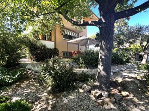 Casa Bi - Trifamiliare in Vendita a Rosignano Marittimo Via Lago di Garda,