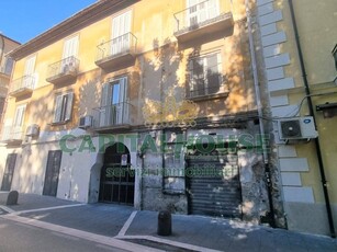 Casa Indipendente in Vendita a Caserta, zona Centro, 750'000€, 420 m²