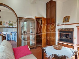 Casa Indipendente in Vendita a Lucca, zona Ponte San Pietro, 195'000€, 148 m²